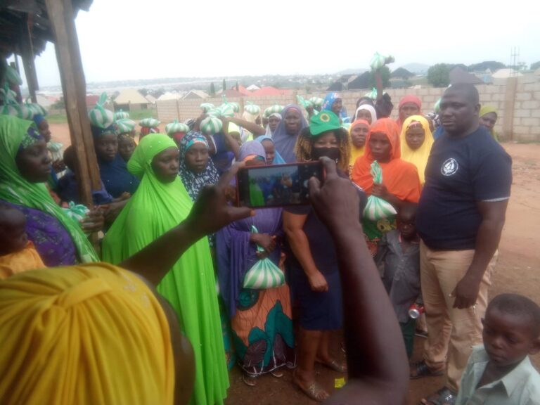 F2E11C4F-4104-41A5-8A1D-B8D24B36371F