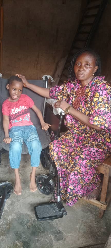 6829ADDB-5774-4DC0-AC4C-C7F2E8B1763B